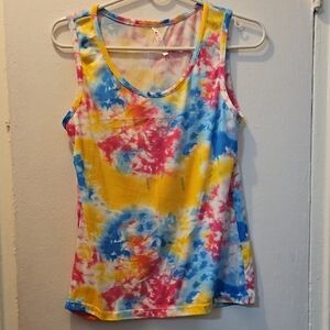 Fitted Yellow Gold Sleeveless Tank Top